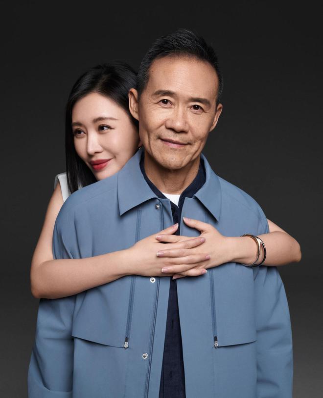 上海这一夜：冯小刚斑秃明显，田朴珺穿衣太大胆