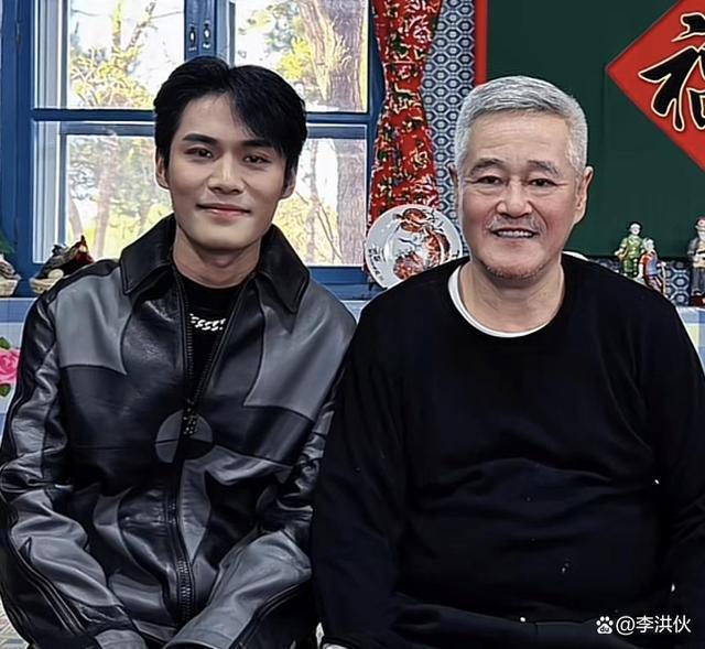 头部网红小杨哥豪掷3000万开群星演唱会，邀请歌手赵雷被拒