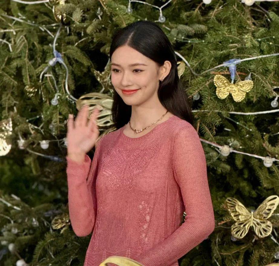 上海时尚活动，马伊琍林允裙子显老气，于适生图颜值高