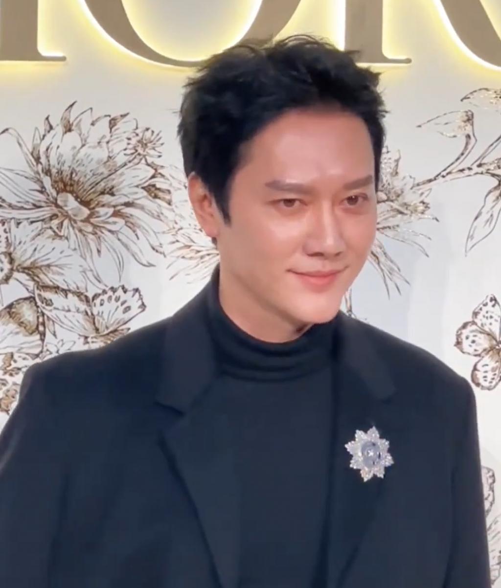 上海时尚活动，马伊琍林允裙子显老气，于适生图颜值高