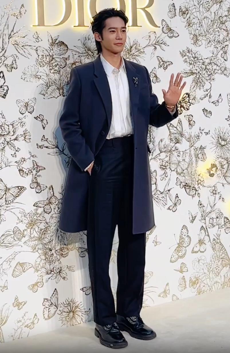 上海时尚活动，马伊琍林允裙子显老气，于适生图颜值高