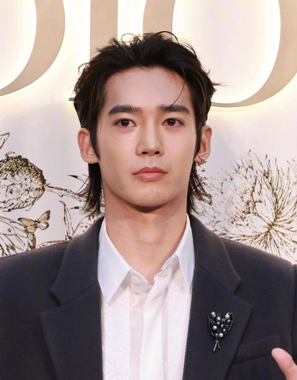 上海时尚活动，马伊琍林允裙子显老气，于适生图颜值高