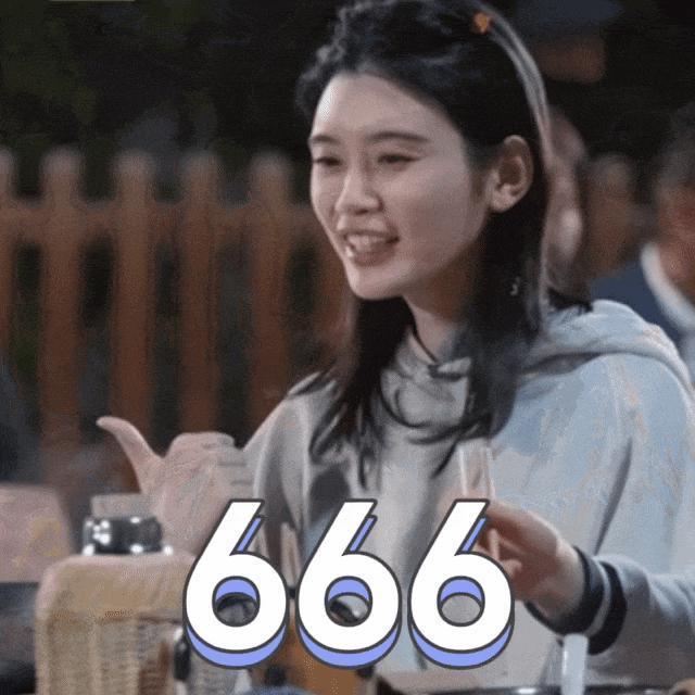 金莎带小男友上节目，网友：“姐要不咱还是再看看吧”。