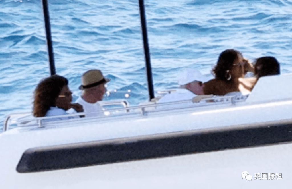 亿万富豪贝索斯和女友自曝亲密私事！婚内出轨爱到发疯？