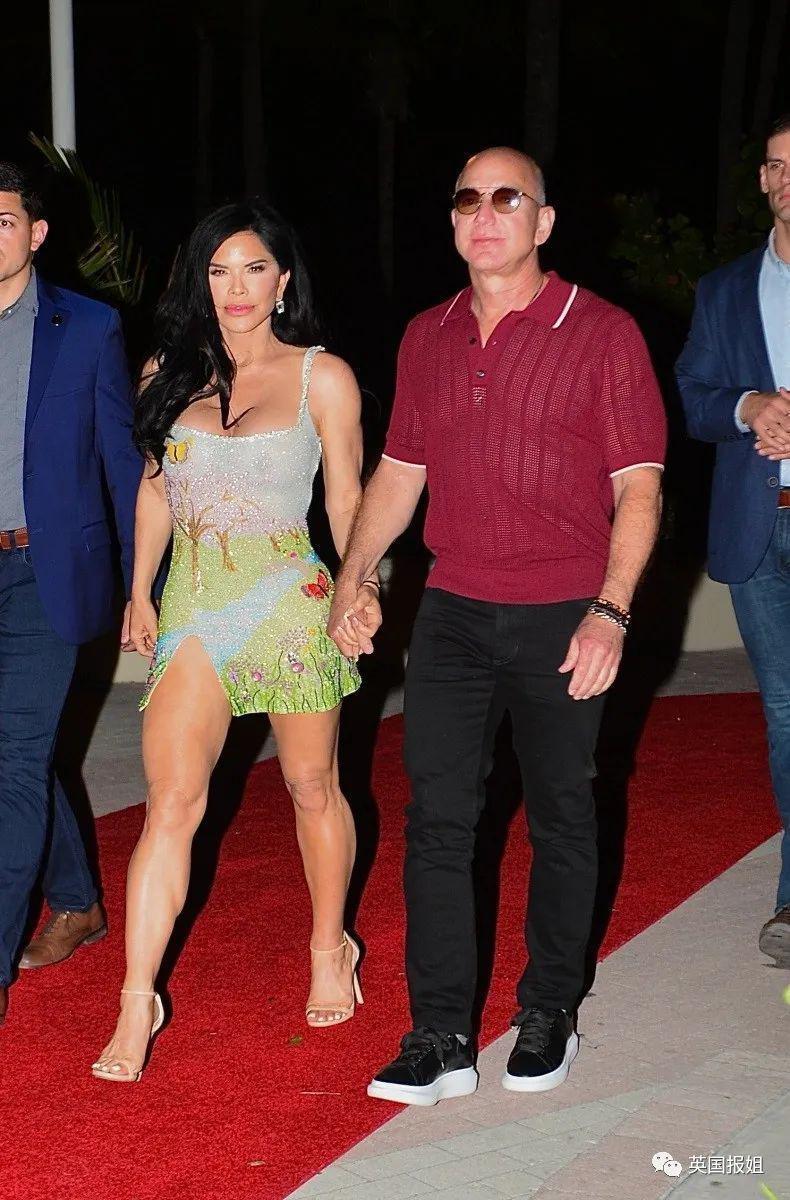 亿万富豪贝索斯和女友自曝亲密私事！婚内出轨爱到发疯？