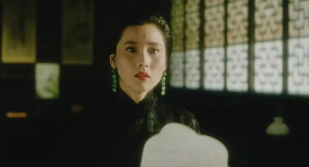 内娱疯批美人鼻祖，终于拿下影后