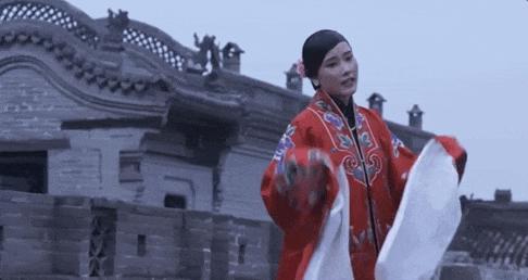 内娱疯批美人鼻祖，终于拿下影后