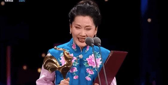 内娱疯批美人鼻祖，终于拿下影后