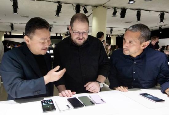 为与苹果一战推迟发布，这一次，他终于要出手了