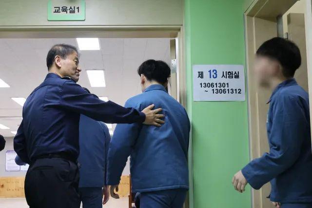 韩国史上首次允许「杀人犯&强奸犯」参加高考，引发争议！