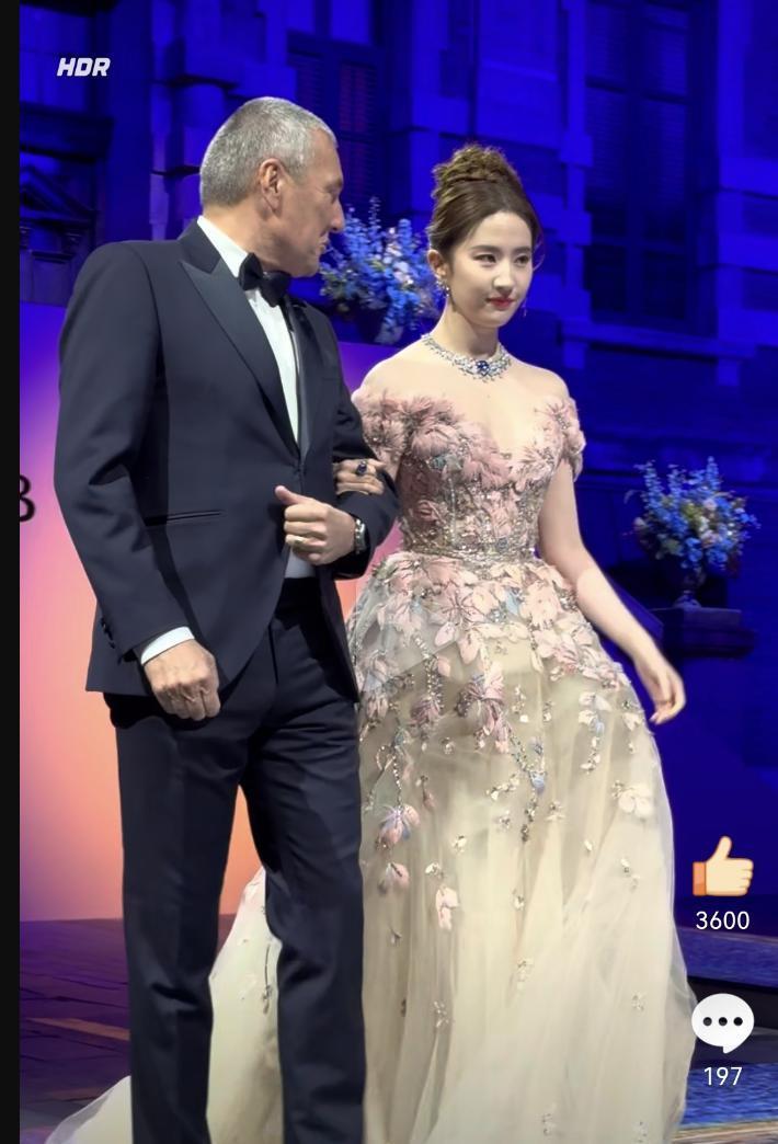 刘亦菲公主造型“惊为天人”，别人强捧不红她演一部爆一部