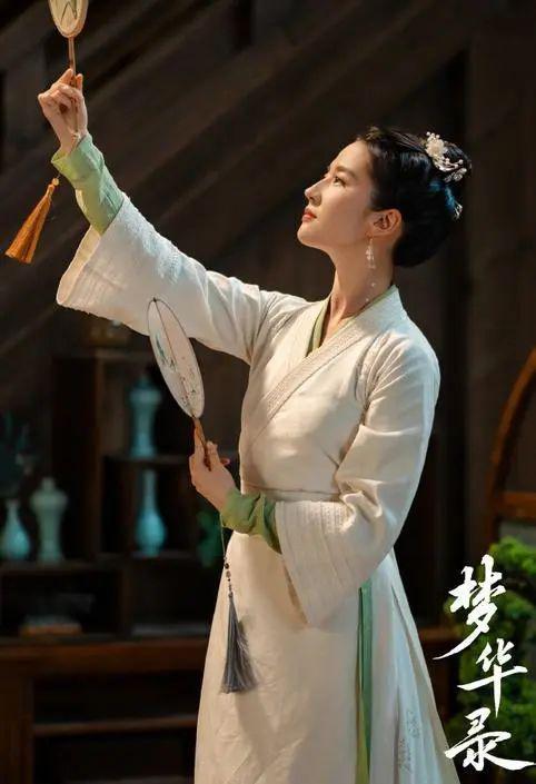 刘亦菲公主造型“惊为天人”，别人强捧不红她演一部爆一部