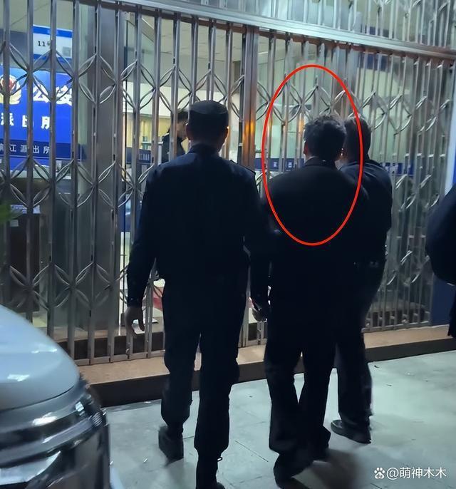 韩安冉前夫直播破防！疑似轻生老婆报警，韩安冉呼吁不要攻击