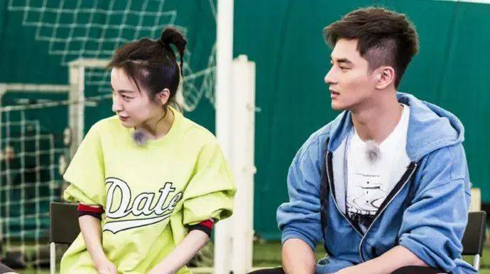 乍一看热搜,原来不是同一个人啊他俩谈呢?