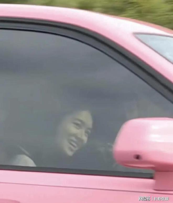 狗仔曝95小花至少5人有恋情，虞书欣赵露思上榜