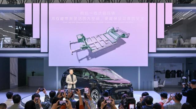 扶摇架构再进化，超智驾大七座小鹏X9，38.8万元起