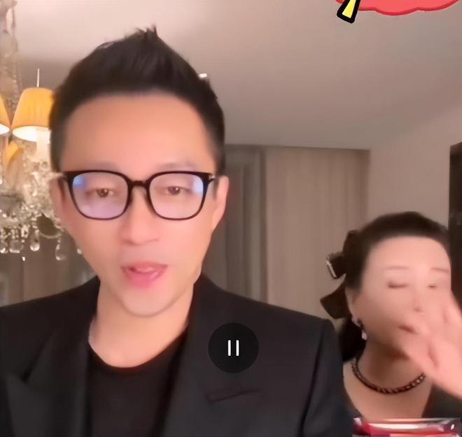 汪小菲再做改变，准备染发被张兰当场阻止，与大S有直接关系