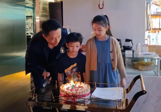 汪小菲再做改变，准备染发被张兰当场阻止，与大S有直接关系