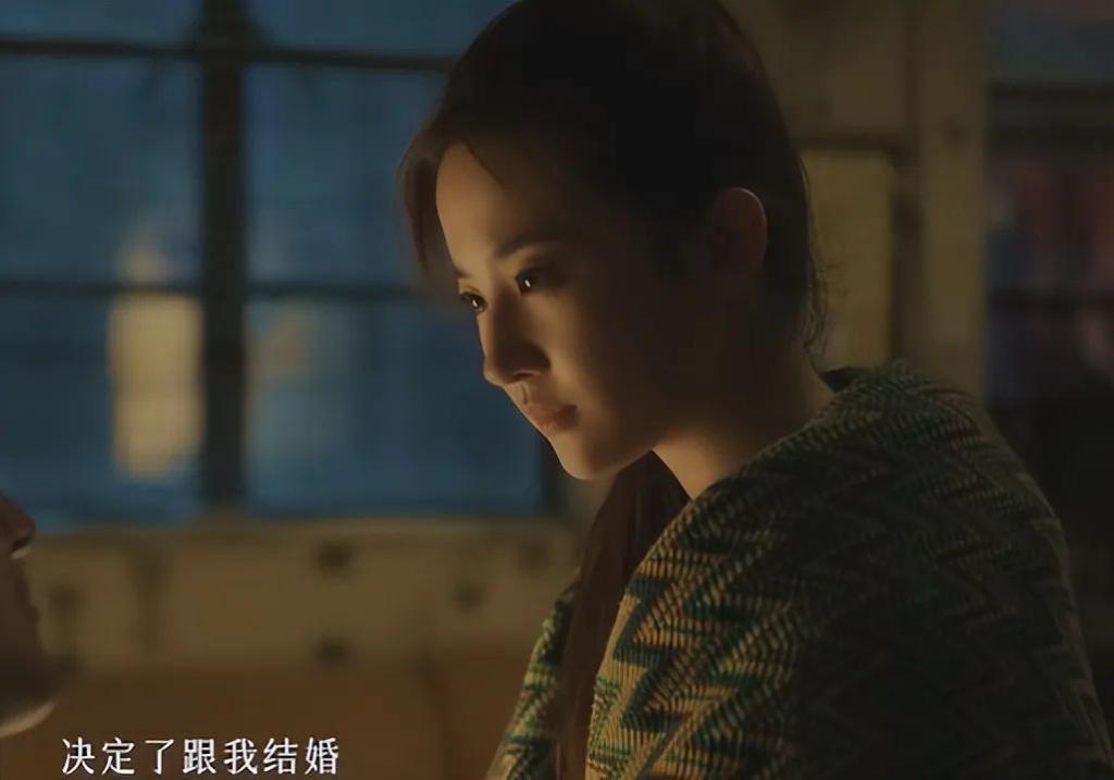 刘亦菲与彭冠英吻戏，男方亲出声音上热搜，观众：好变态啊