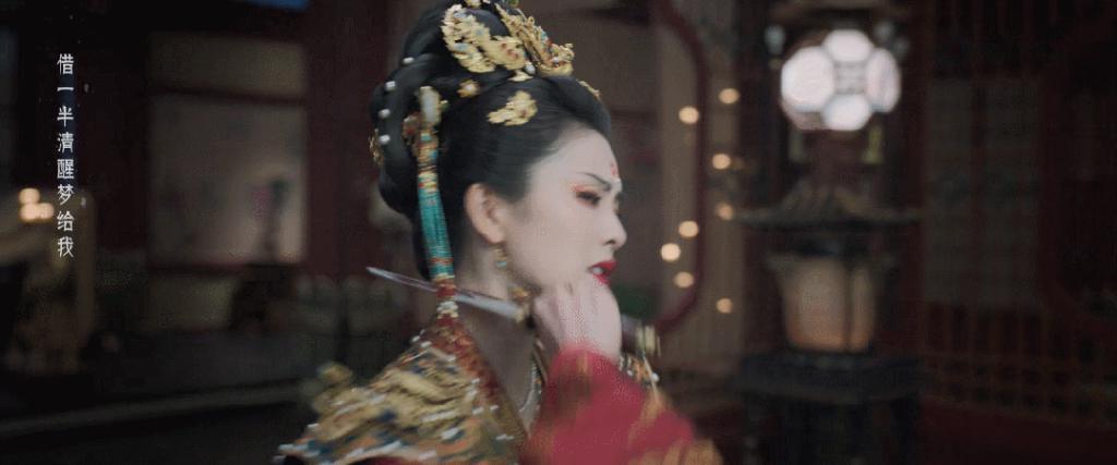 不只尬演大美女！是全剧尬