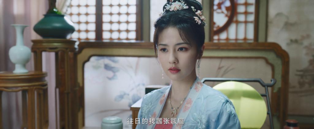 不只尬演大美女！是全剧尬