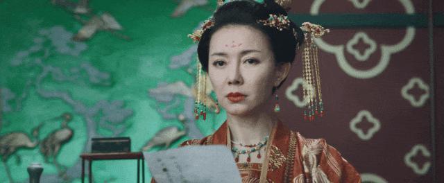 不只尬演大美女！是全剧尬