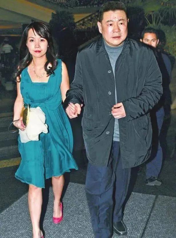 败光20亿后，她这捞女真输了？