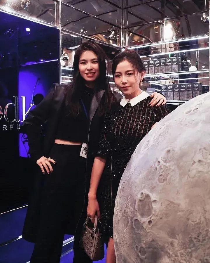 败光20亿后，她这捞女真输了？