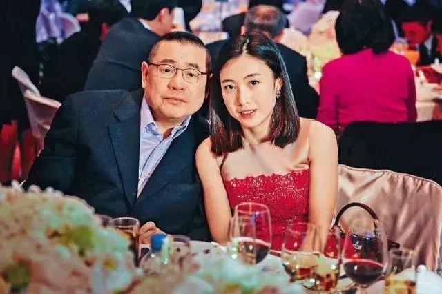 败光20亿后，她这捞女真输了？