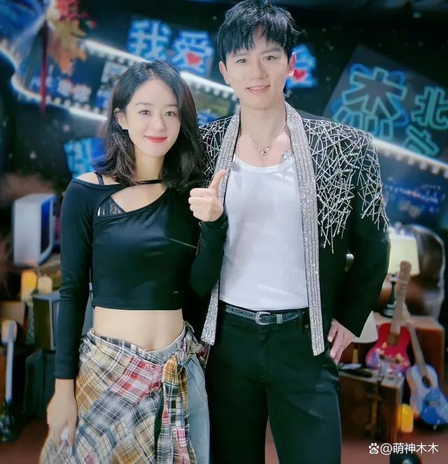 赵丽颖打脸抢饼传闻，穿过万私服进组拍片，此前被指跟杨幂争资源