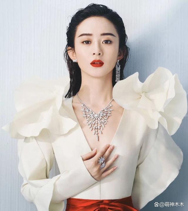 赵丽颖打脸抢饼传闻，穿过万私服进组拍片，此前被指跟杨幂争资源