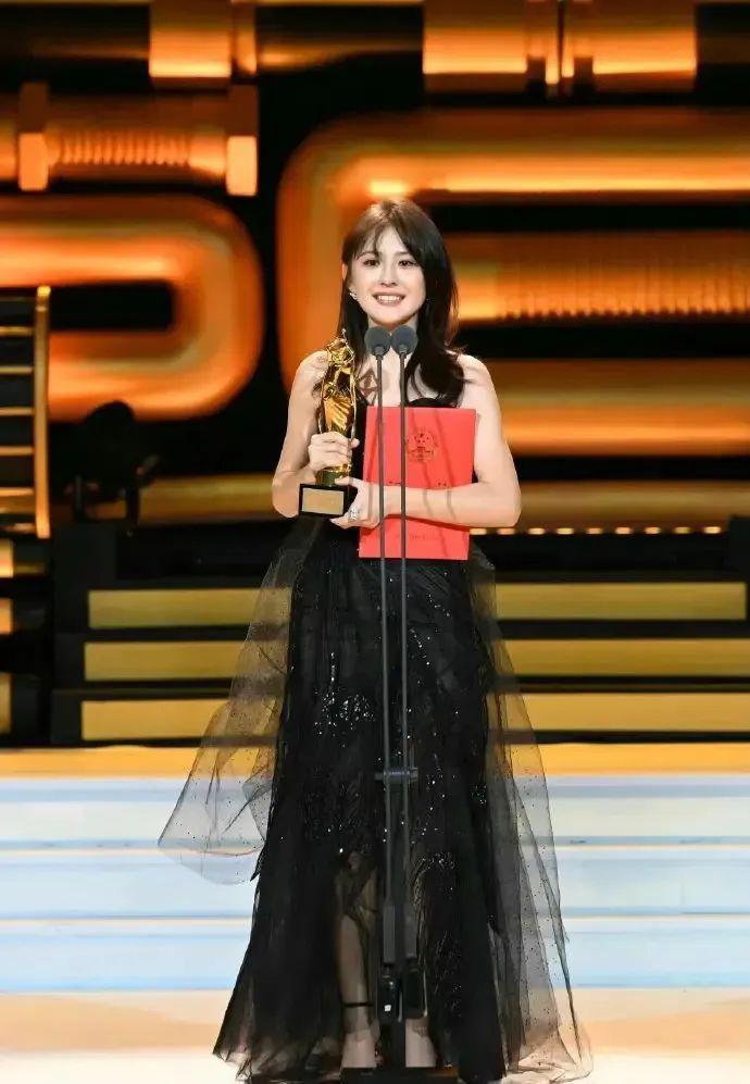 这次轮到她爆红了？