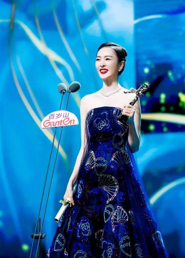 这次轮到她爆红了？