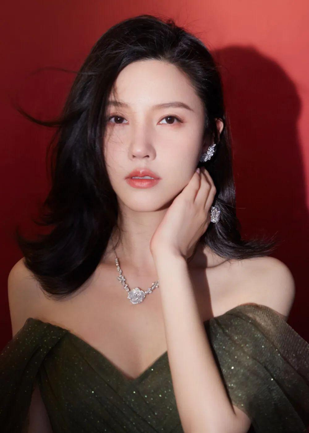 这次轮到她爆红了？