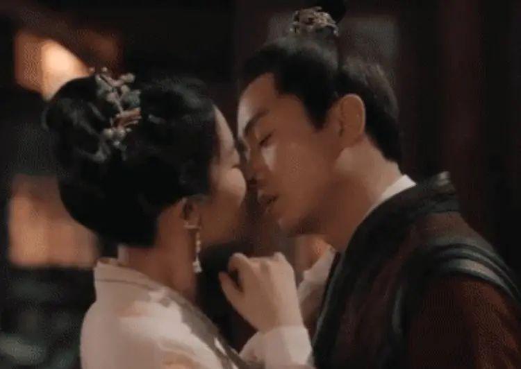 同样是刘亦菲演的吻戏，《玫瑰故事》和《梦华录》差距在哪