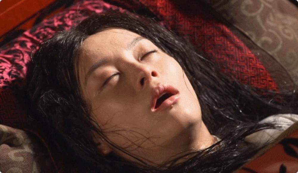 同样演“生孩子”,把刘亦菲和孙俪等演员放在一起看,差别出来了