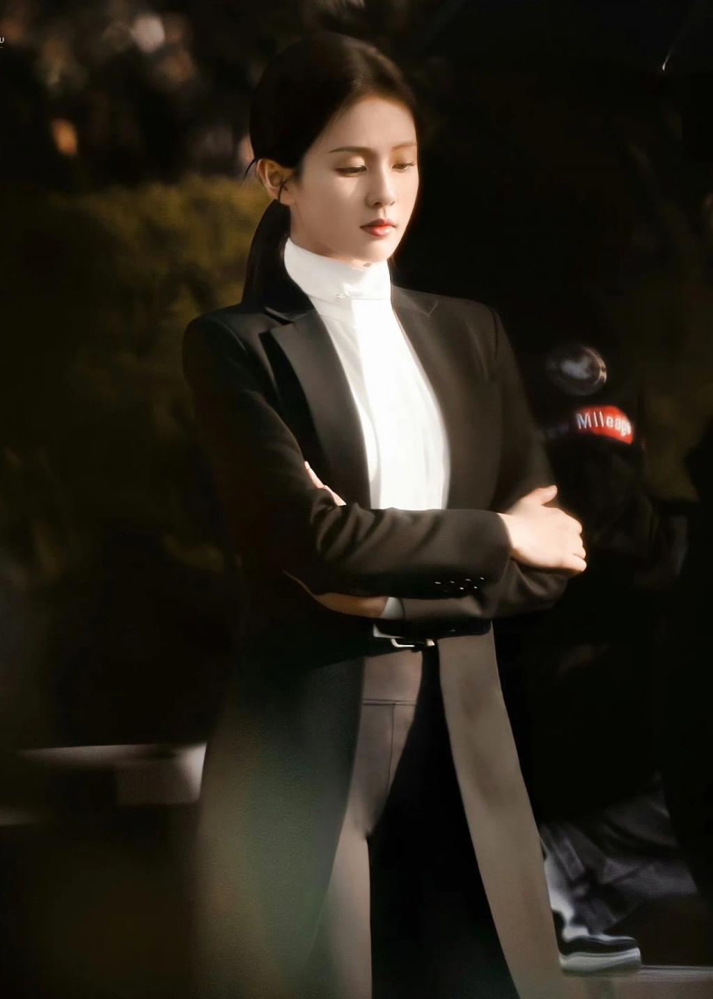 白鹿新剧又双叒叕翻车？求求别再硬凹美女人设了！