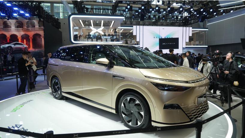 广州车展全是新车，但人多的只有国产车。