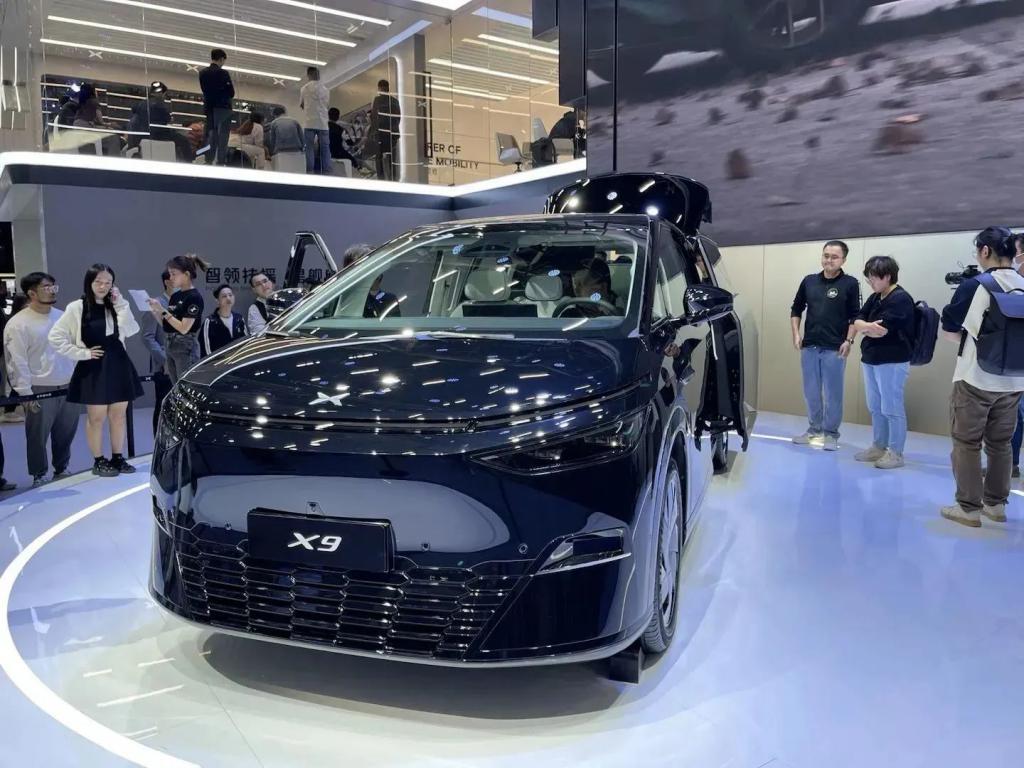 广州车展全是新车，但人多的只有国产车。