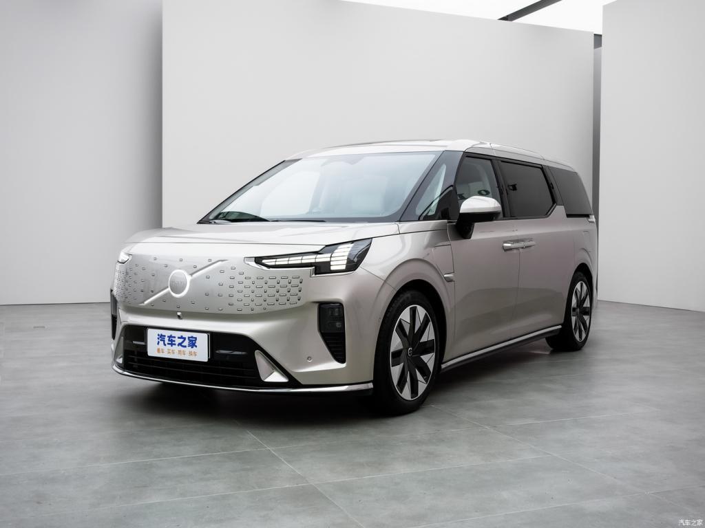 广州车展全是新车，但人多的只有国产车。