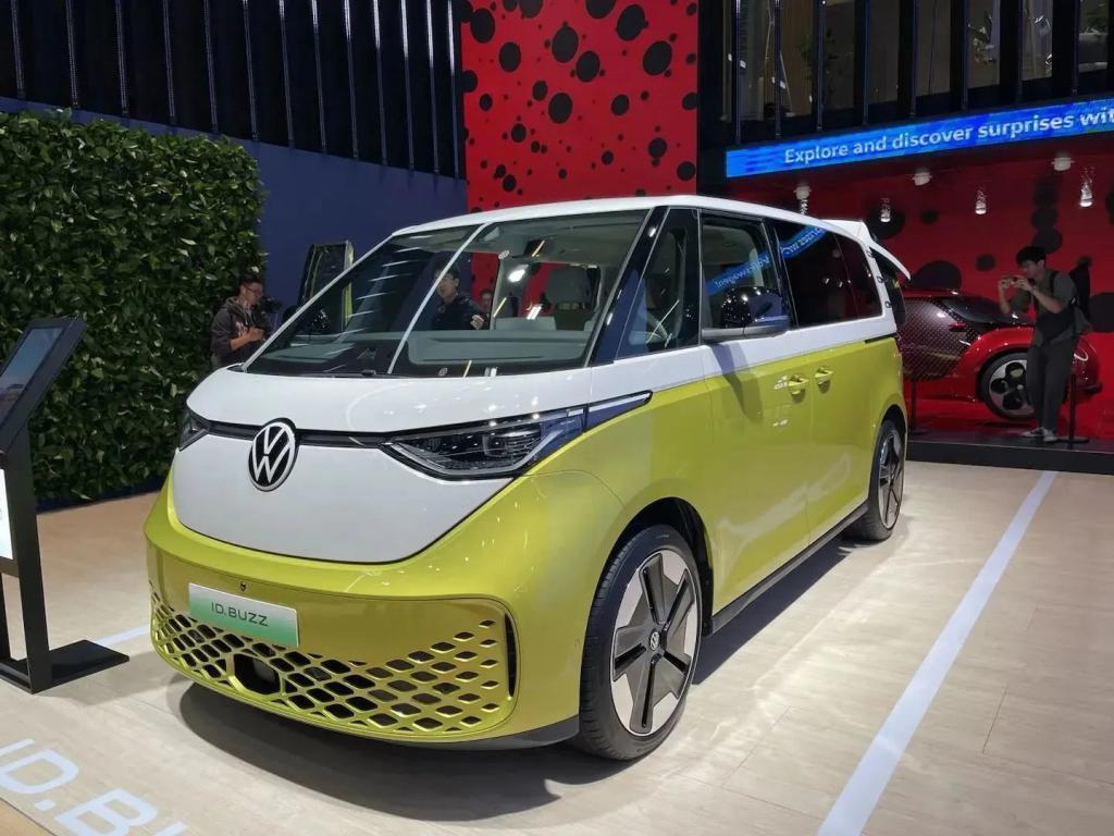 广州车展全是新车，但人多的只有国产车。