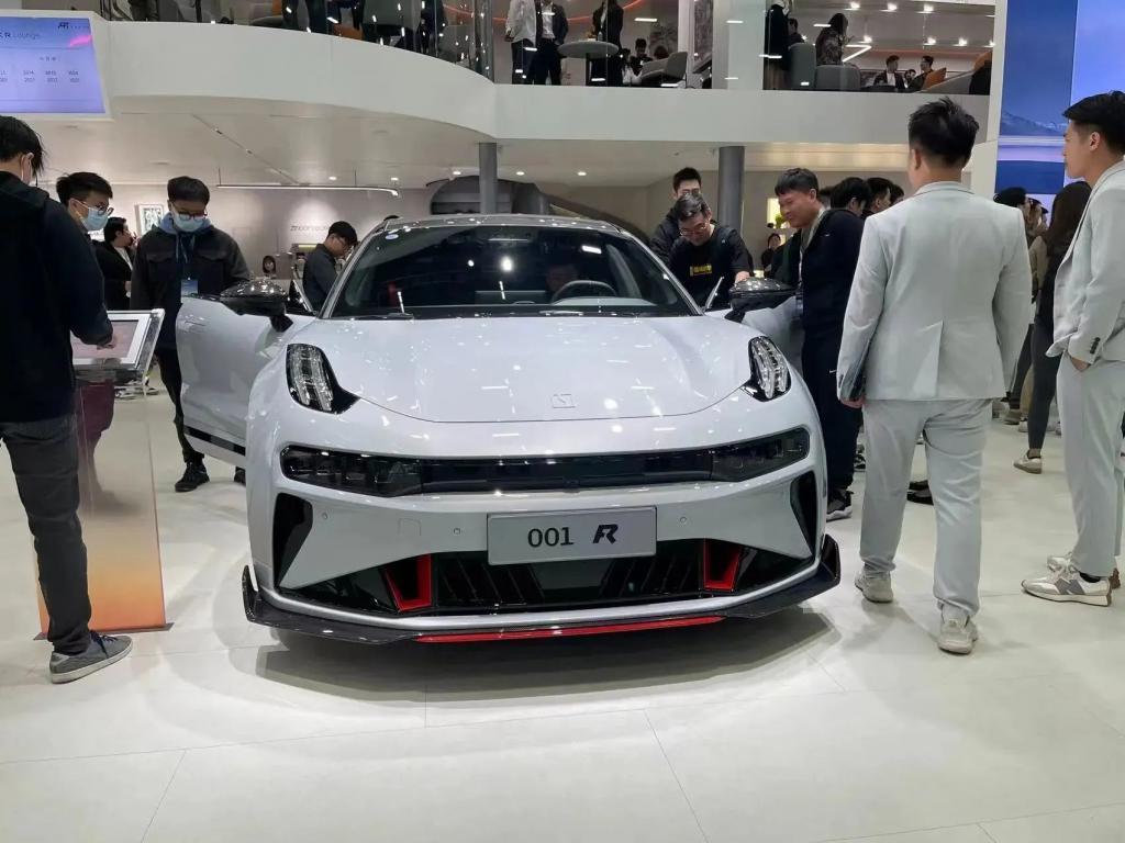 广州车展全是新车，但人多的只有国产车。