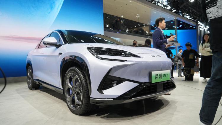 广州车展全是新车，但人多的只有国产车。