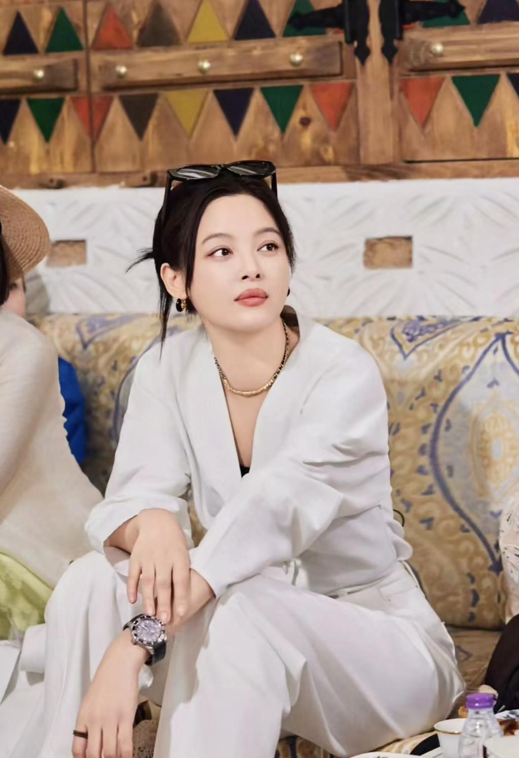 不撕逼的《花少5》，竟然是时装秀？姐姐们穿搭也太美了，全部种草！