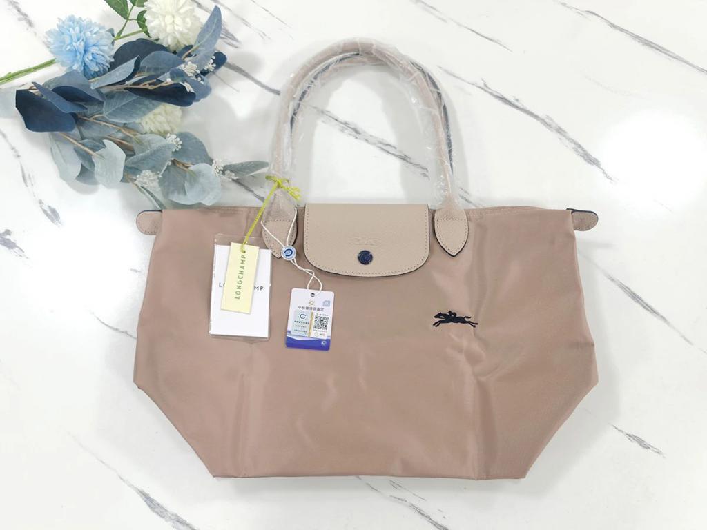 不撕逼的《花少5》，竟然是时装秀？姐姐们穿搭也太美了，全部种草！