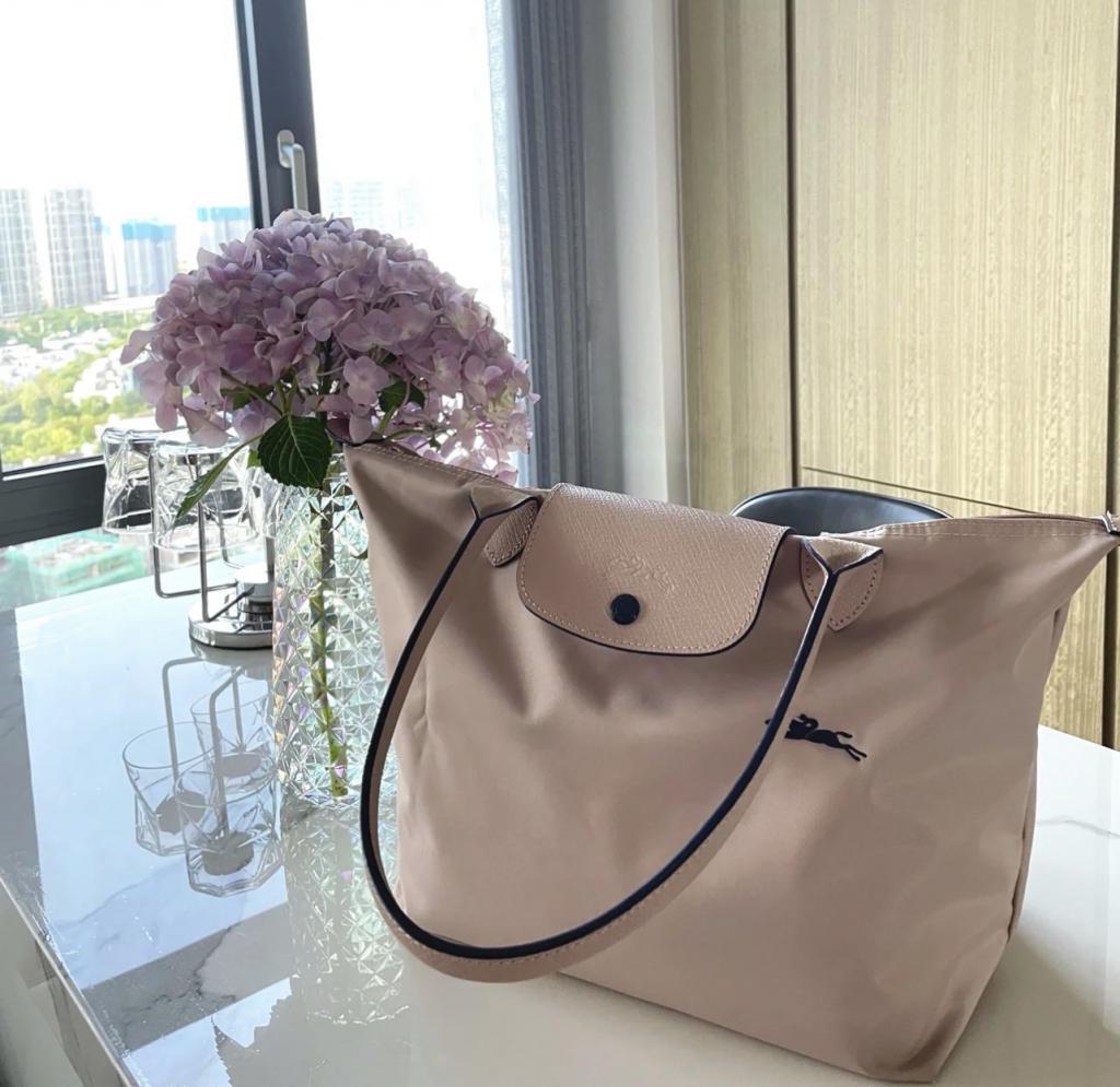 不撕逼的《花少5》，竟然是时装秀？姐姐们穿搭也太美了，全部种草！