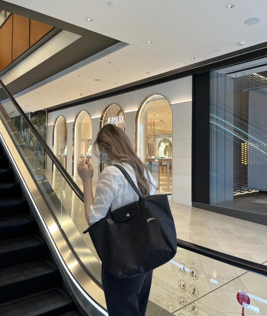 不撕逼的《花少5》，竟然是时装秀？姐姐们穿搭也太美了，全部种草！