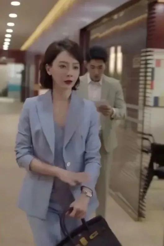 内娱第一普女，成功把Gucci穿成了地摊货
