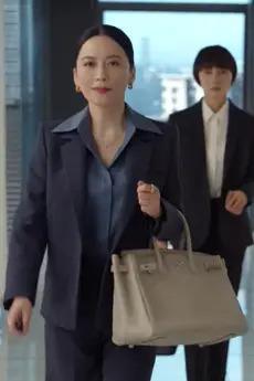 内娱第一普女，成功把Gucci穿成了地摊货
