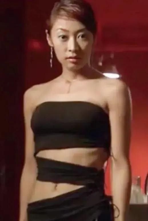 内娱第一普女，成功把Gucci穿成了地摊货